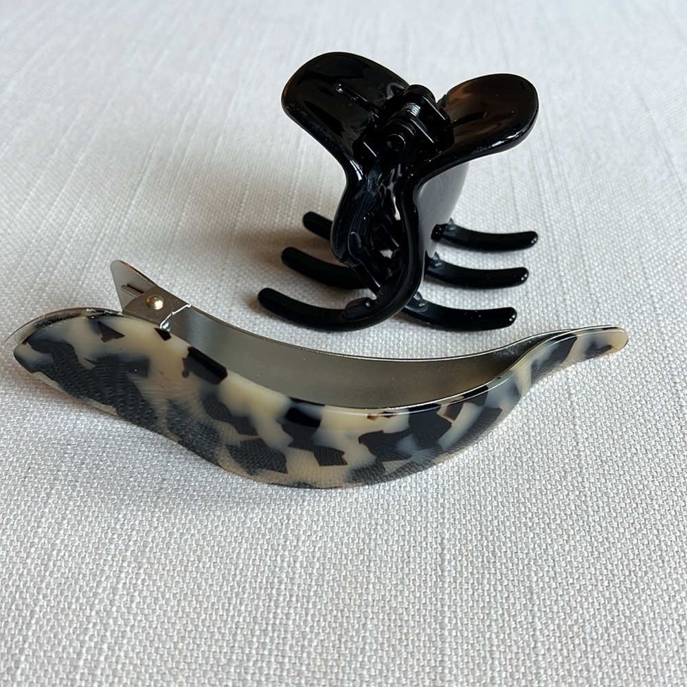 2 New Hair Clips